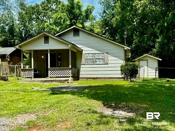 502 Forest St, Chickasaw, AL 36611