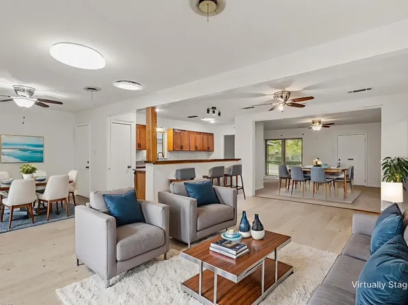 9745 Ash Creek Dr, Dallas, TX 75228