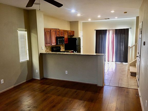 4th image of 11060 Abbeyfield Rose Dr