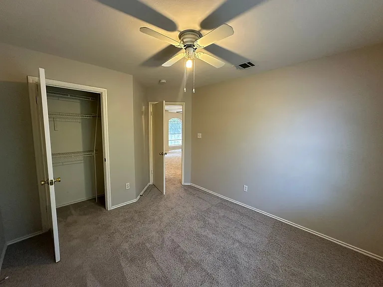1917 White Oak Cir — Photo 21
