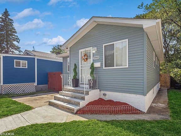 2nd image of 3940 Pierce St