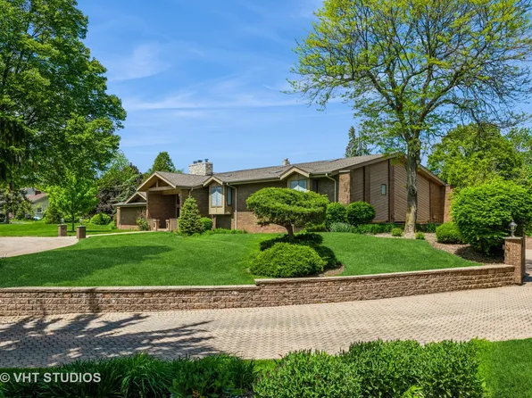 30W010 Smith Rd, West Chicago, IL 60185