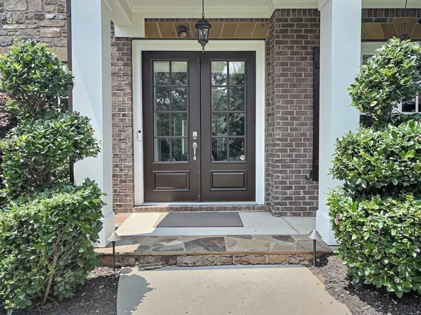 940 Lake Charles Dr, Roswell, GA 30075