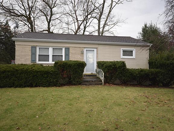 2nd image of 1308 Woodland Bch