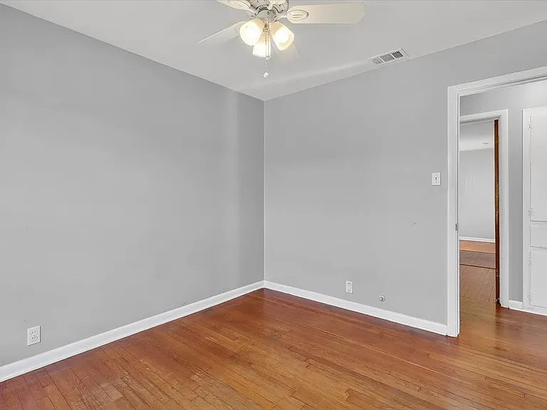 4637 Calvin Dr — Photo 17