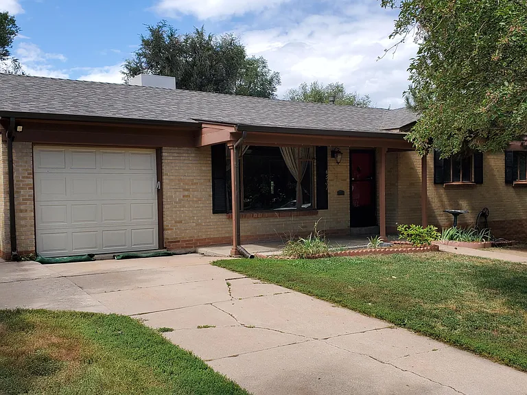 6537 S Gallup St — Photo 1