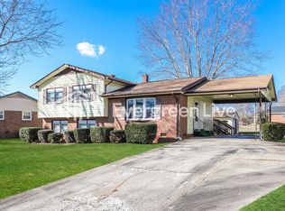 1711 Oberlin Dr, High Point, NC 27260