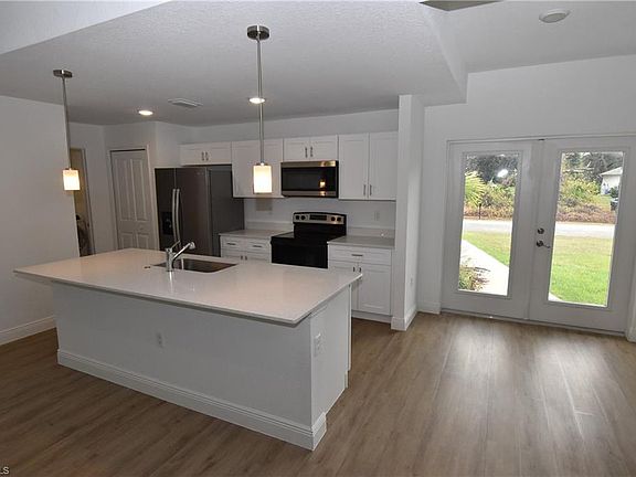 3rd image of 4553 Midland St