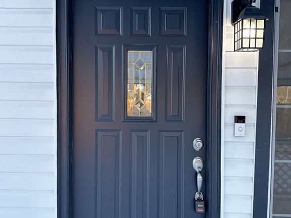 4th image of 2401 Estes St