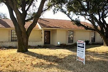 1st image of 2124 Heather Hill Ln