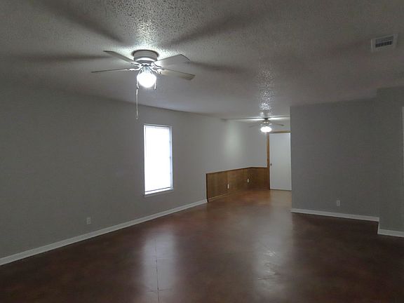 2nd image of 810 Fleetwood St