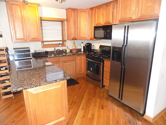 4th image of 3126 Oak Park Ave Unit 2S