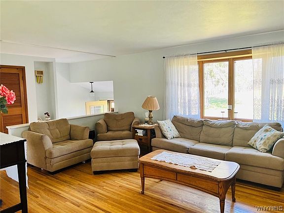 3rd image of 2459 Sandrock Rd