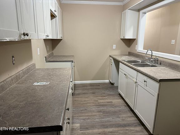 3rd image of 522 College Grove Rd