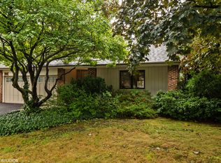 1169 N Thackeray Dr, Palatine, IL 60067