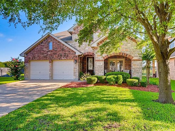 2nd image of 2704 Plantation Dr