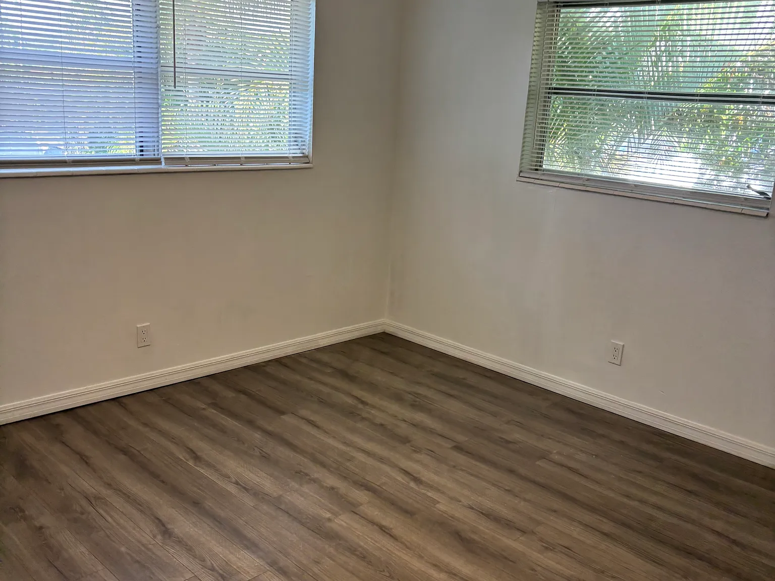 221 SE 3rd Ave — Photo 4
