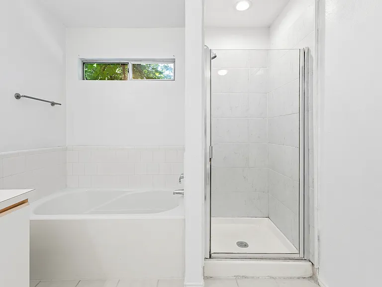 1004 Greenbend Dr — Photo 15