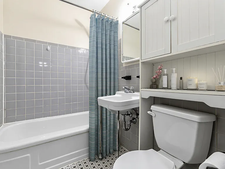 2329 Kipling Ave — Photo 7