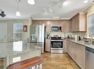 19 Chateau Way, Naples, FL 34112