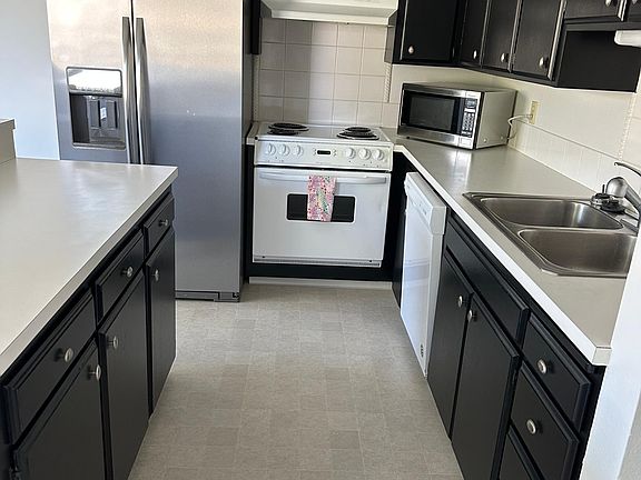 5th image of 11932 N Jantzen Beach Ave #6