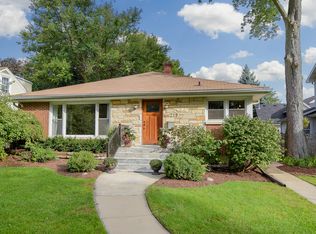 219 Spring Ave, Naperville, IL 60540