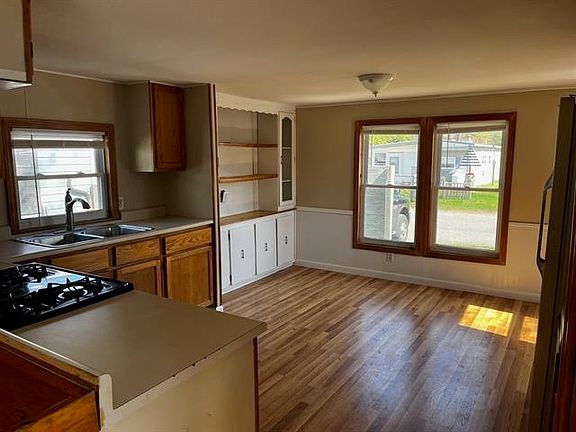 3rd image of 28 Owen Court