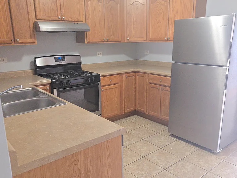 1000 Bratton Ave #7 — Photo 6