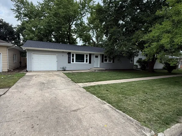 220 E North St, Forrest, IL 61741