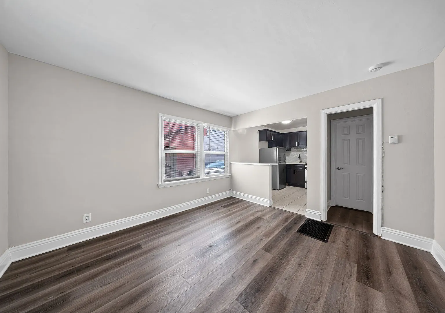 32 Esperanza Ave. — Photo 2