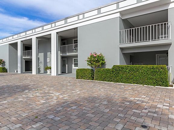 2nd image of 2737 Ocean Dr