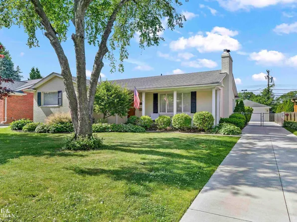 763 Anita Ave, Grosse Pointe Woods, MI 48236