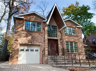 8511 Avon St, Jamaica, NY 11432