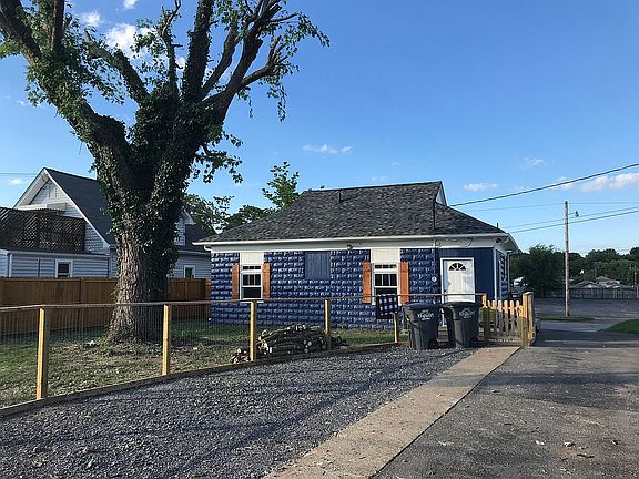 4th image of 1241 Pine St