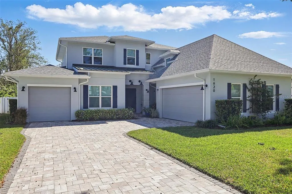 6 bed, 4.5 bath, 3806 sqft, $10,000 — Photo 2