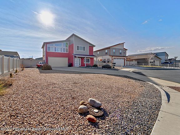 3rd image of 3143 Snake River Dr