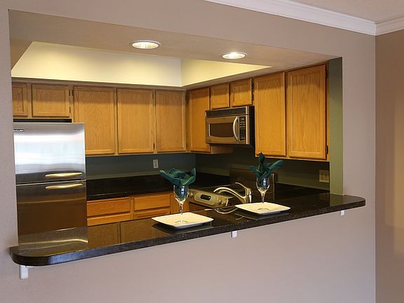 3rd image of 401 100th Ave NE APT 327
