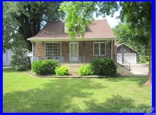 633 W Jackson St, Marshfield, MO 65706