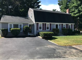 11 Briarwood Ln, Walpole, MA 02081