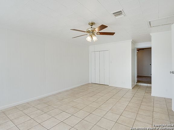 5th image of 135 Montpelier Dr