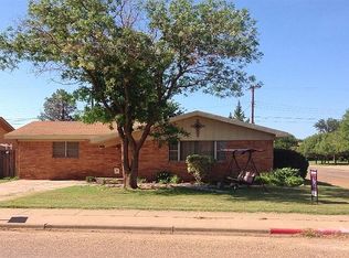 1319 6th St, Shallowater, TX 79363
