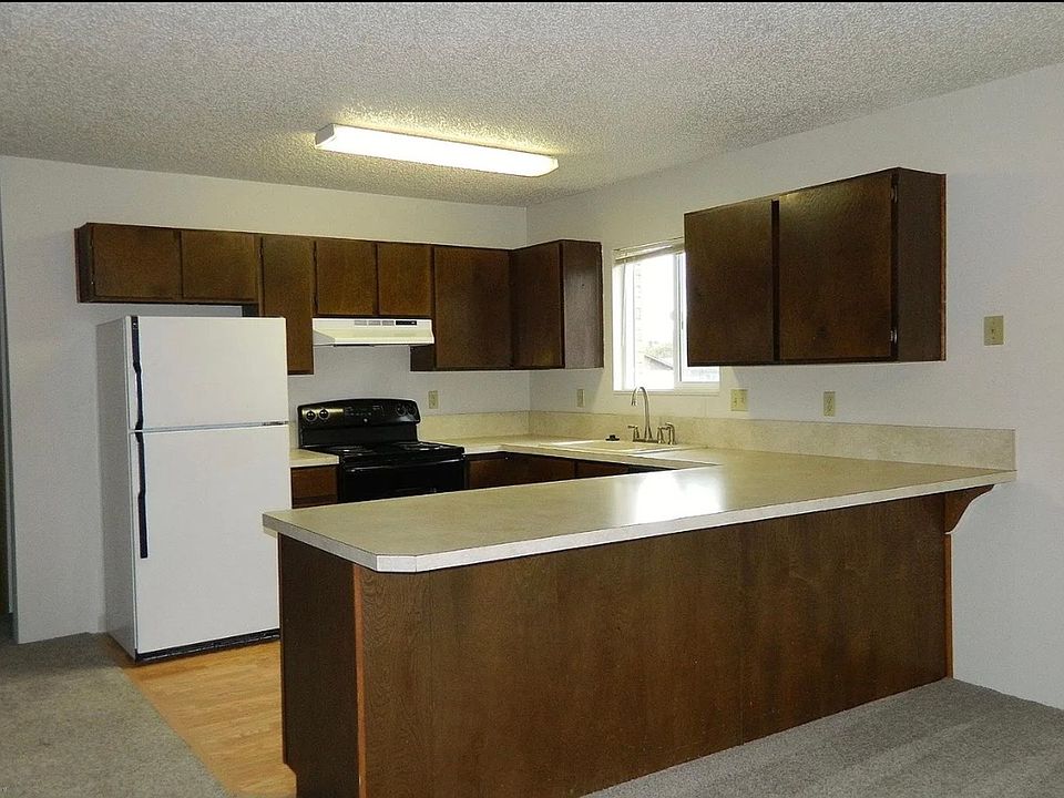 1st image of 129 Hawthorn Ave #11