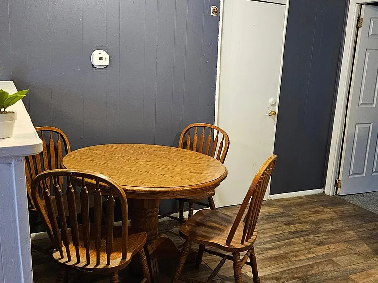 Eat in kitchen and pantry room/storage space