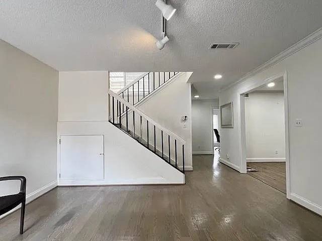 4 bed, 3.0 bath, 1780 sqft, $2,495 — Photo 2