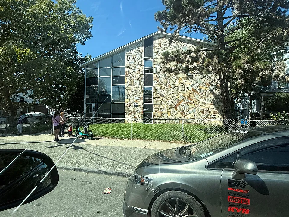 328-329 Roseville Ave #A3