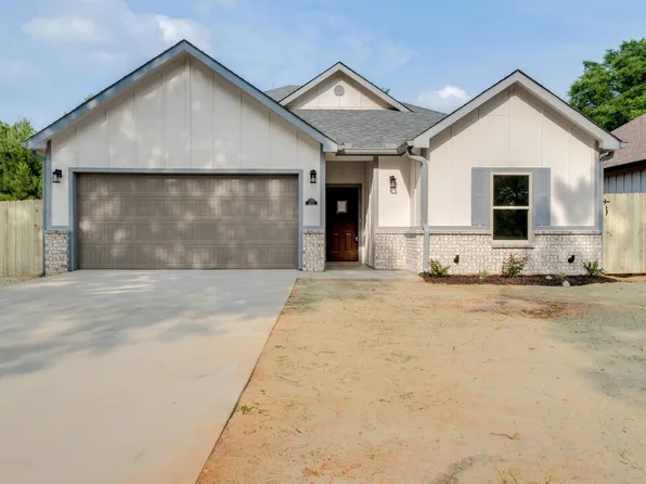 199 Victory St, Palestine, TX 75801