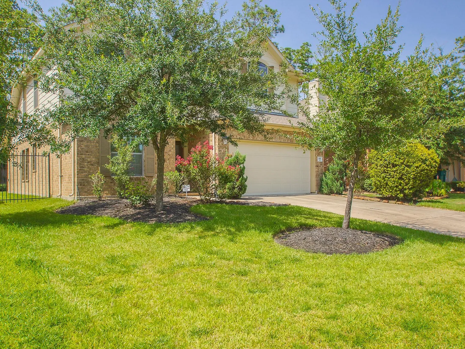 4 bed, 2.5 bath, 2340 sqft, $3,000 — Photo 3