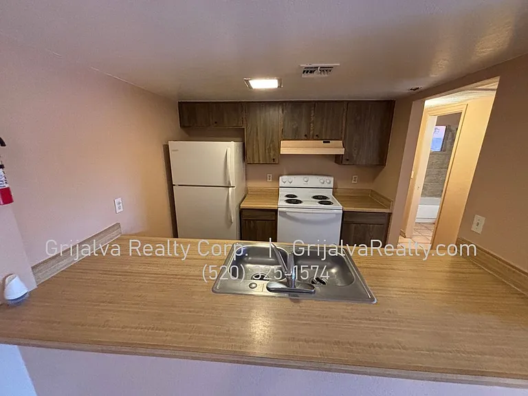 2131 N Margaret Ave — Photo 5