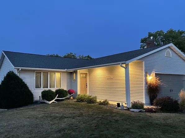 1313 River Dr S, Wabasha, MN 55981