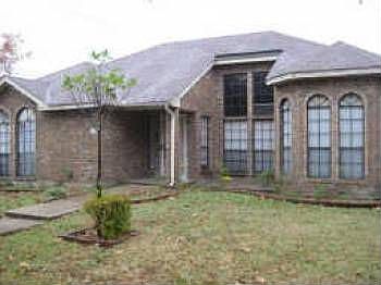 1st image of 8701 Woodlake Dr